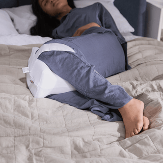 Putnams Knee Pillow - Side Sleeper - Adjustable Strap