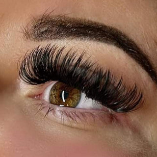 Mega Volume Lashes – Mixed Tray 16–20mm