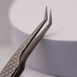 Angled Fibre Grip Volume Tweezers Silver or Pink