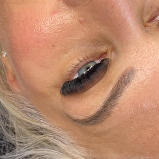 Platinum Volume Lashes – 16 Row Mixed Tray