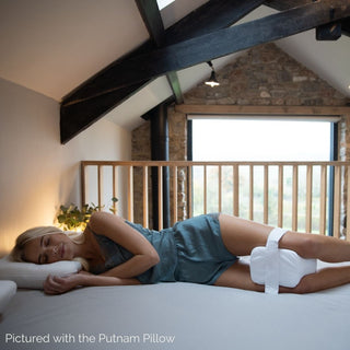 Putnams Knee Pillow - Side Sleeper - Adjustable Strap